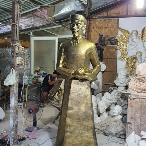 Cơ sở chuyên điêu khắc tượng danh nhân Việt Nam tại TPHCM