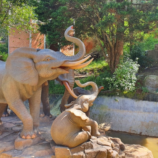 Tượng Voi Trang Trí Cảnh Quang