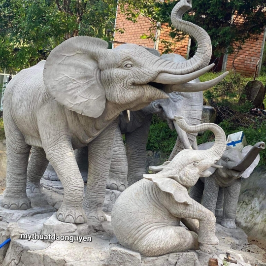 Tượng Voi Trang Trí Cảnh Quang