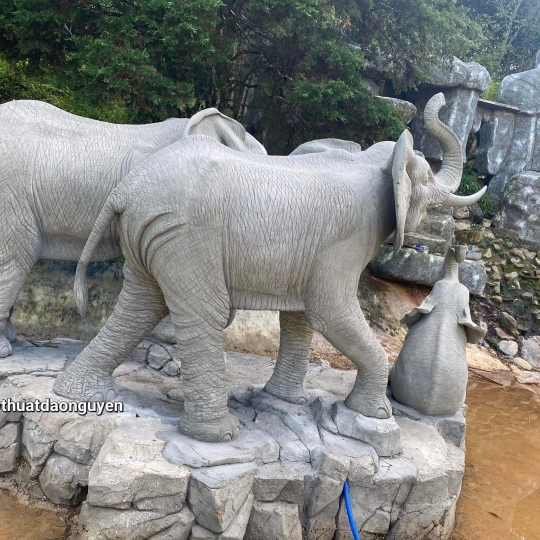 Tượng Voi Trang Trí Cảnh Quang