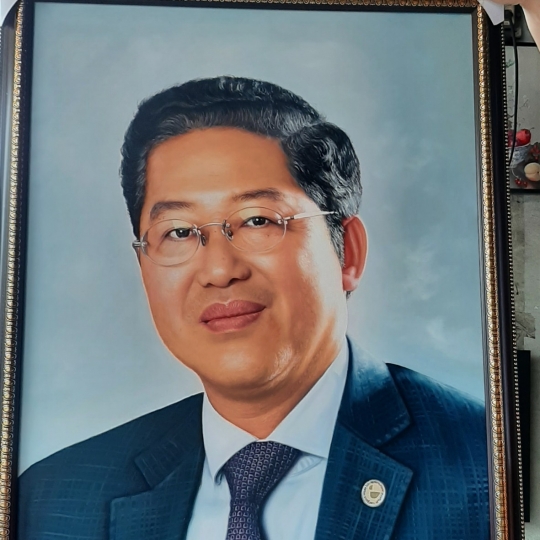 Vẽ Tranh Chân Dung Theo Yêu Cầu 