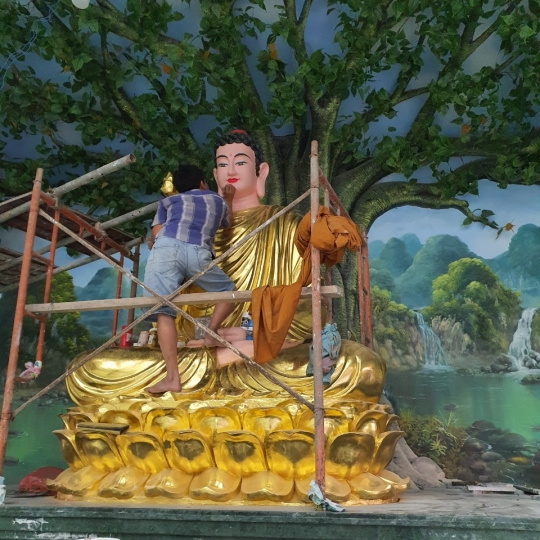 Tranh chánh điện phât giáo
