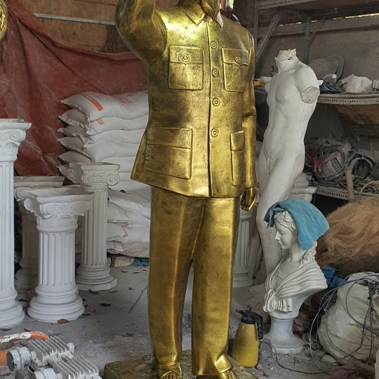 Tượng Bác Hồ Bằng Xi Măng 