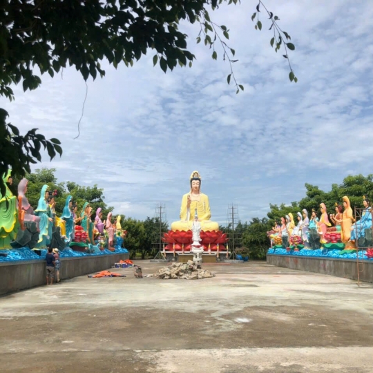 Bộ 36 Tượng Mẹ Quan Âm Hóa Thân Bằng Xi Măng