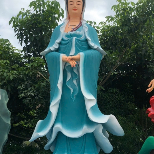 Bộ 36 Tượng Mẹ Quan Âm Hóa Thân Bằng Xi Măng