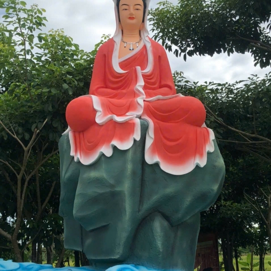 Bộ 36 Tượng Mẹ Quan Âm Hóa Thân Bằng Xi Măng
