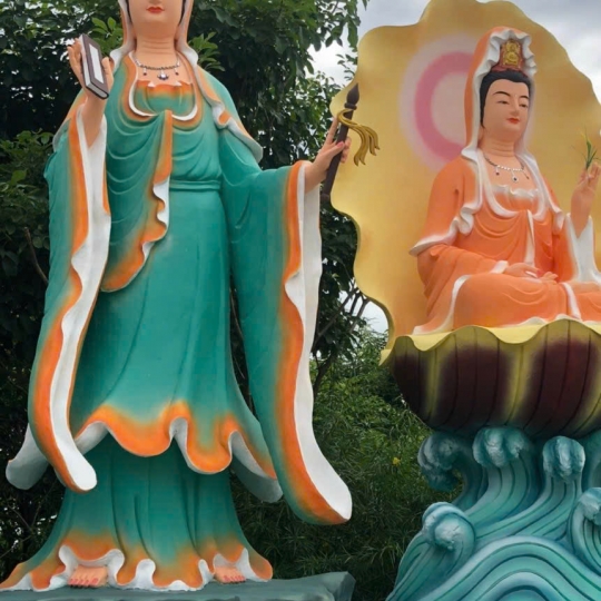 Bộ 36 Tượng Mẹ Quan Âm Hóa Thân Bằng Xi Măng
