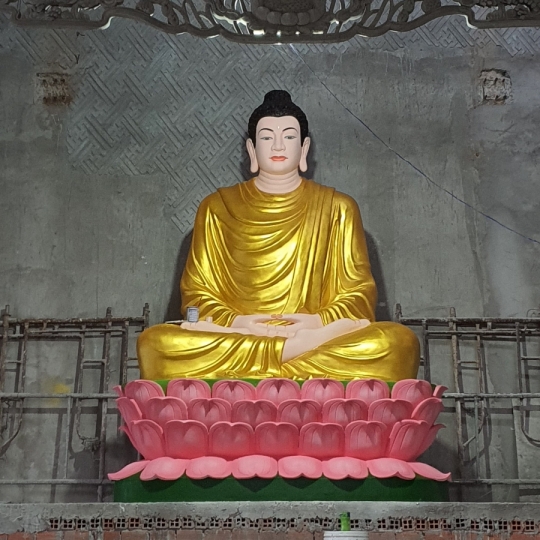 Đắp Vẽ Trực Tiếp Tượng Phật Thích Ca Bằng Xi Măng