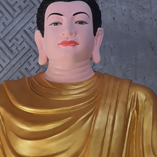 Đắp Vẽ Trực Tiếp Tượng Phật Thích Ca Bằng Xi Măng