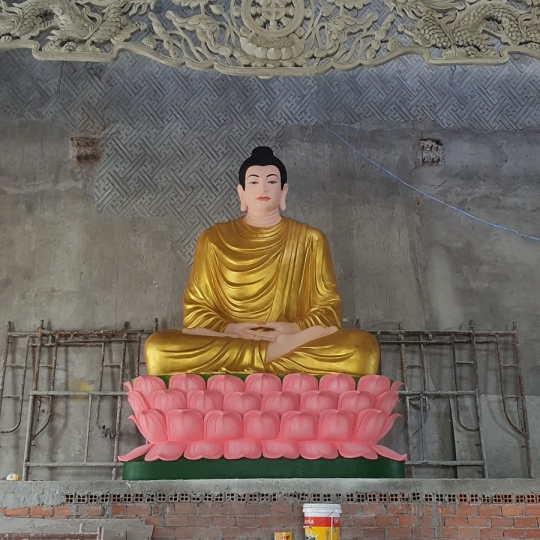 Đắp Vẽ Trực Tiếp Tượng Phật Thích Ca Bằng Xi Măng