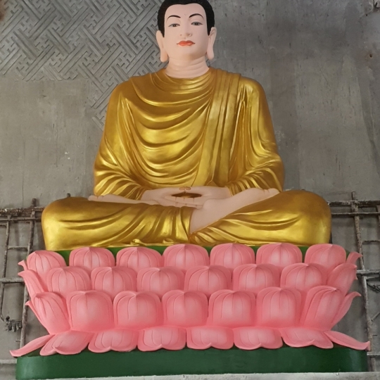 Đắp Vẽ Trực Tiếp Tượng Phật Thích Ca Bằng Xi Măng