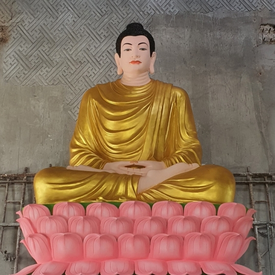 Đắp Vẽ Trực Tiếp Tượng Phật Thích Ca Bằng Xi Măng