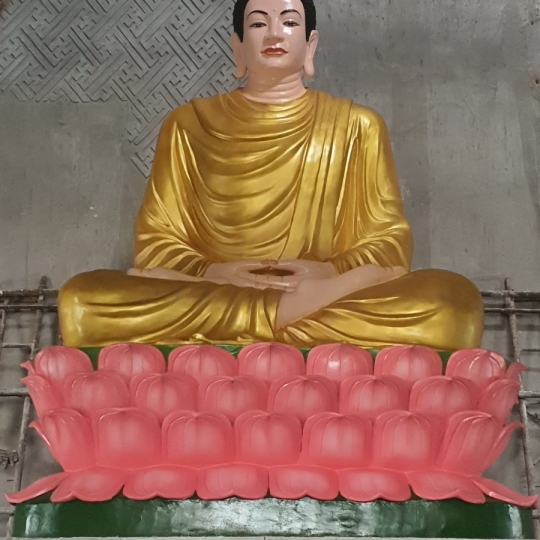 Đắp Vẽ Trực Tiếp Tượng Phật Thích Ca Bằng Xi Măng