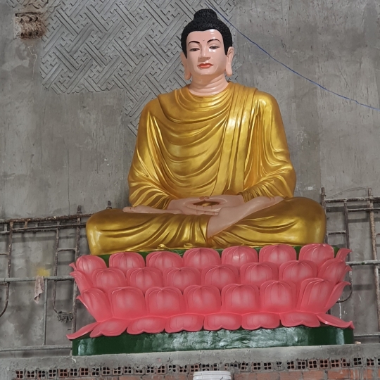 Đắp Vẽ Trực Tiếp Tượng Phật Thích Ca Bằng Xi Măng