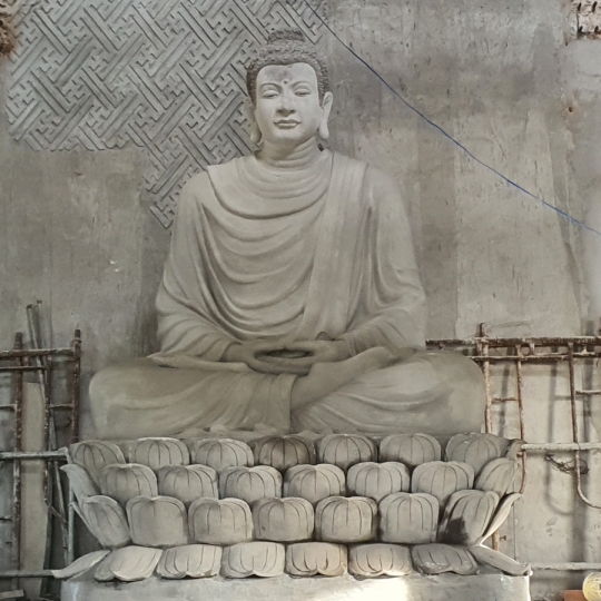 Đắp Vẽ Trực Tiếp Tượng Phật Thích Ca Bằng Xi Măng