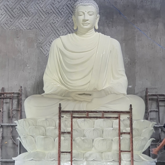Đắp Vẽ Trực Tiếp Tượng Phật Thích Ca Bằng Xi Măng