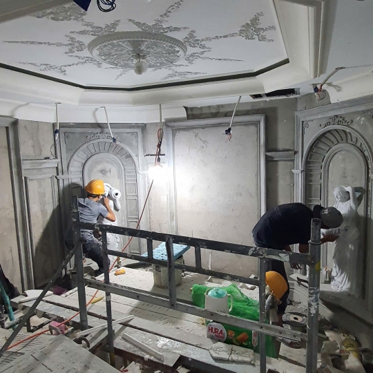Điêu Khắc Phù Điêu Nghệ Thuật Cô Gái Ôm Bình Hoa Bằng Xi Măng
