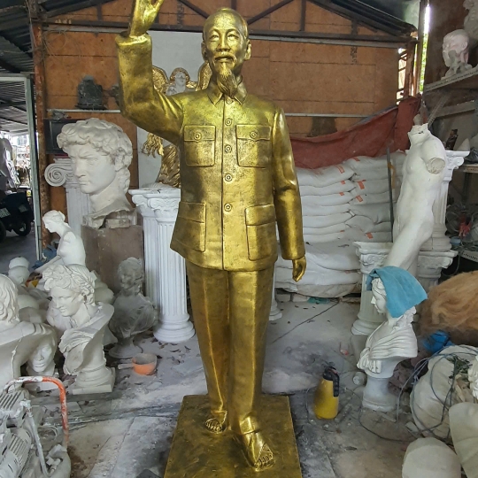 Tượng Bác Hồ Bằng Xi Măng 