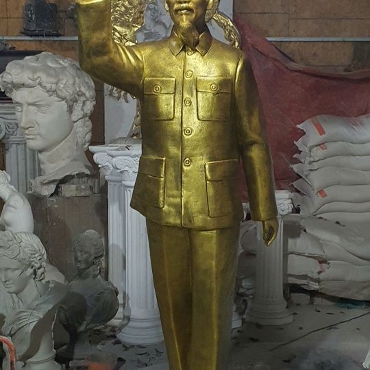 Tượng Bác Hồ Bằng Xi Măng 