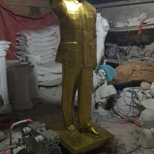 Tượng Bác Hồ Bằng Xi Măng 