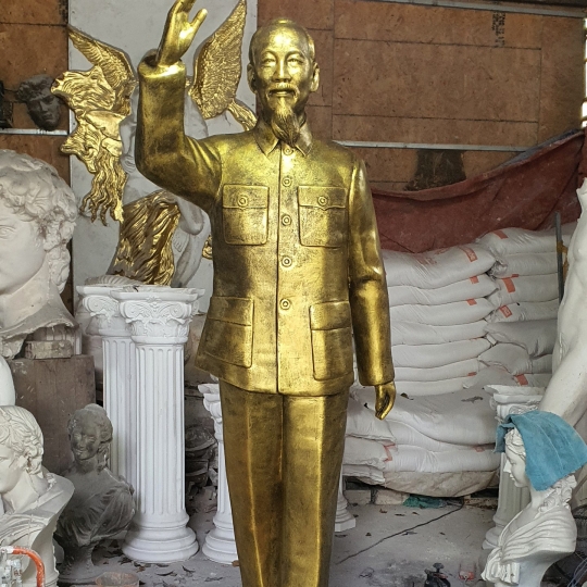 Tượng Bác Hồ Bằng Xi Măng 