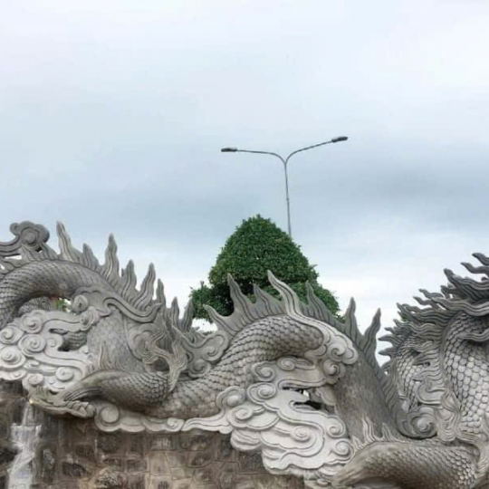 Tượng Cầu Thang Rồng