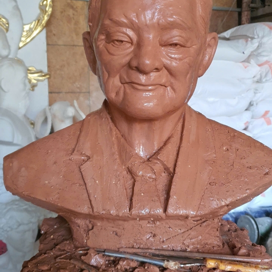 Tượng Chân Dung Bán Thân Theo Yêu Cầu