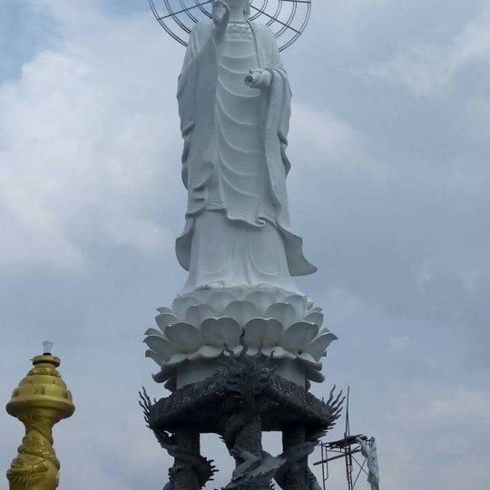 Tượng Phật Đứng