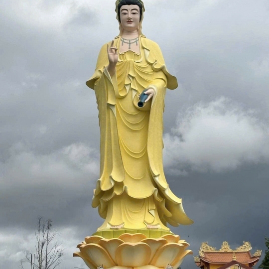 Tượng Phật Mẹ Quan Âm Đứng Cao 15 Mét