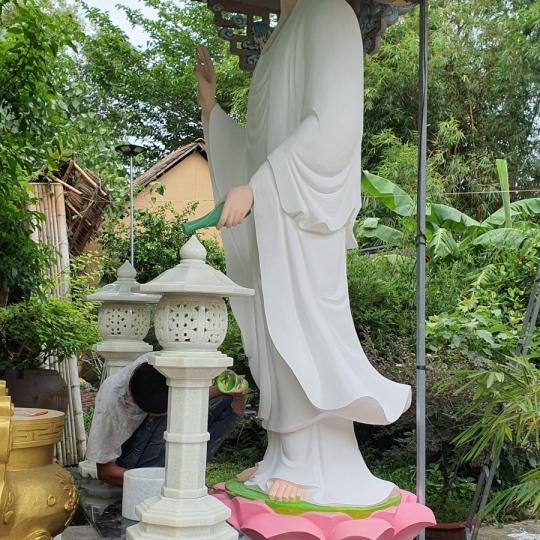 Tượng Phật Quan Âm Bằng Xi Măng Đứng Cao 3,5 Mét