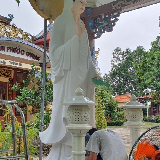 Tượng Phật Quan Âm Bằng Xi Măng Đứng Cao 3,5 Mét