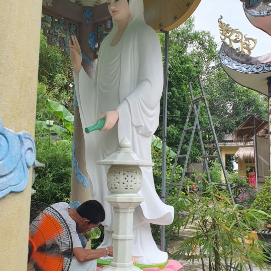 Tượng Phật Quan Âm Bằng Xi Măng Đứng Cao 3,5 Mét