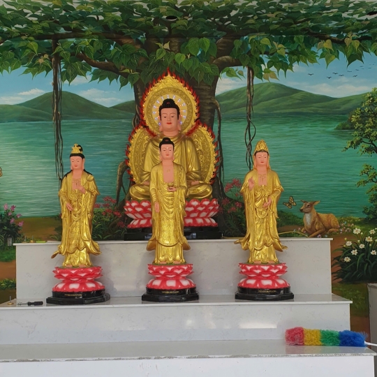 Tượng Tam Thế Phật Bằng Xi Măng