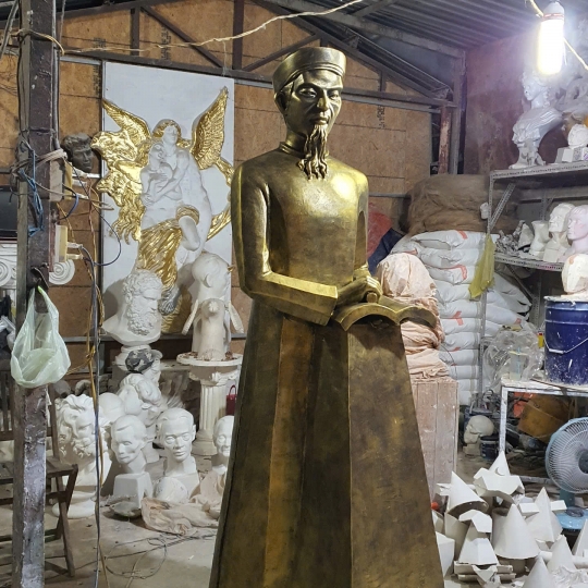 Tượng Xi Măng Danh Nhân Nguyễn Bỉnh Khiêm 