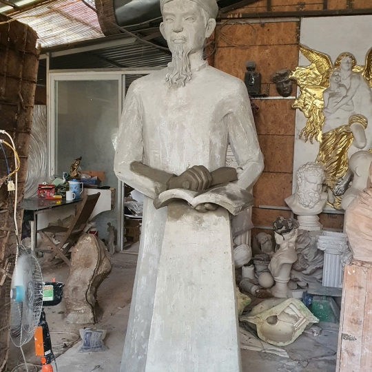 Tượng Xi Măng Danh Nhân Nguyễn Bỉnh Khiêm 