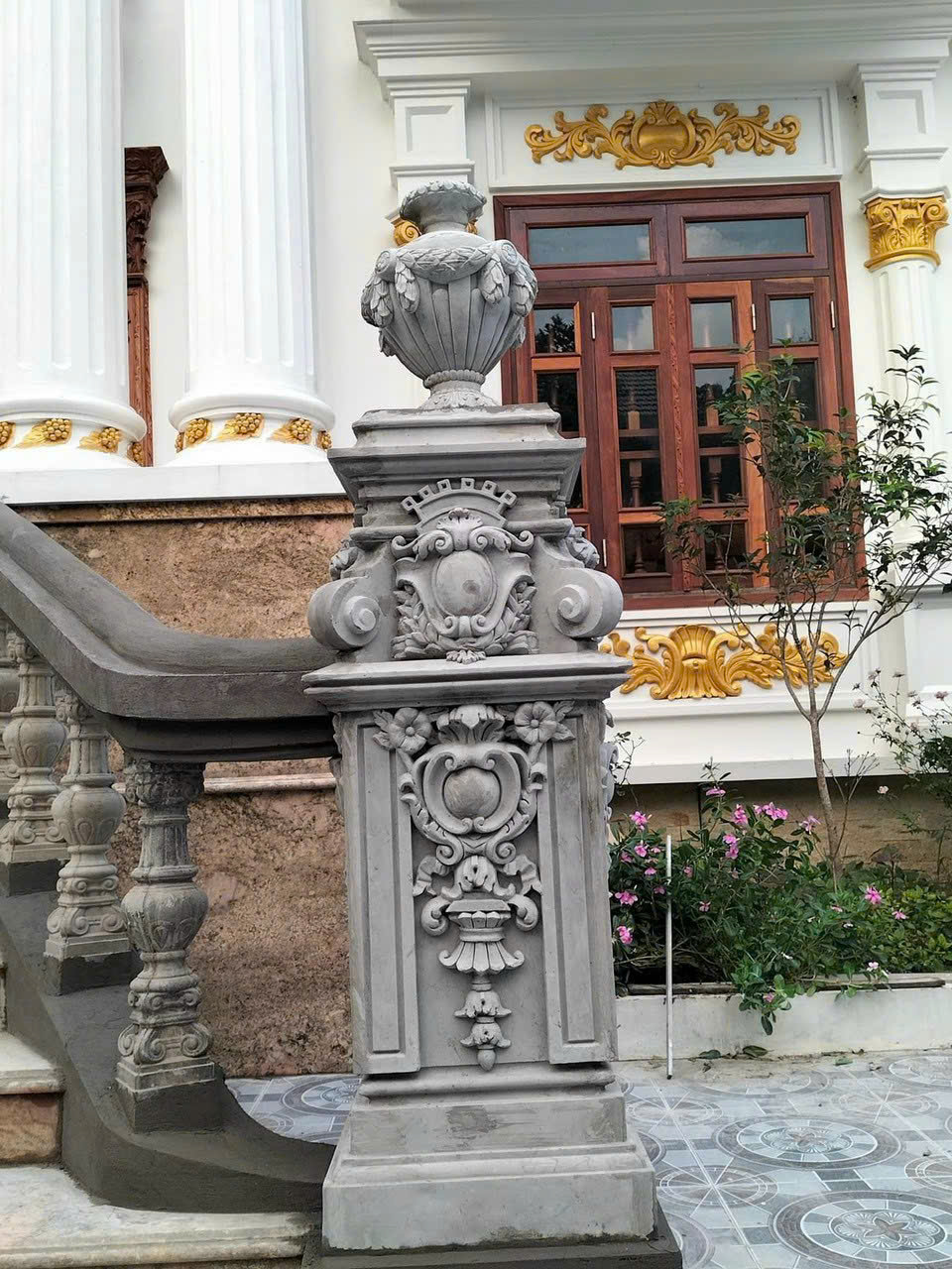phào chỉ xi măng trang trí biệt thự