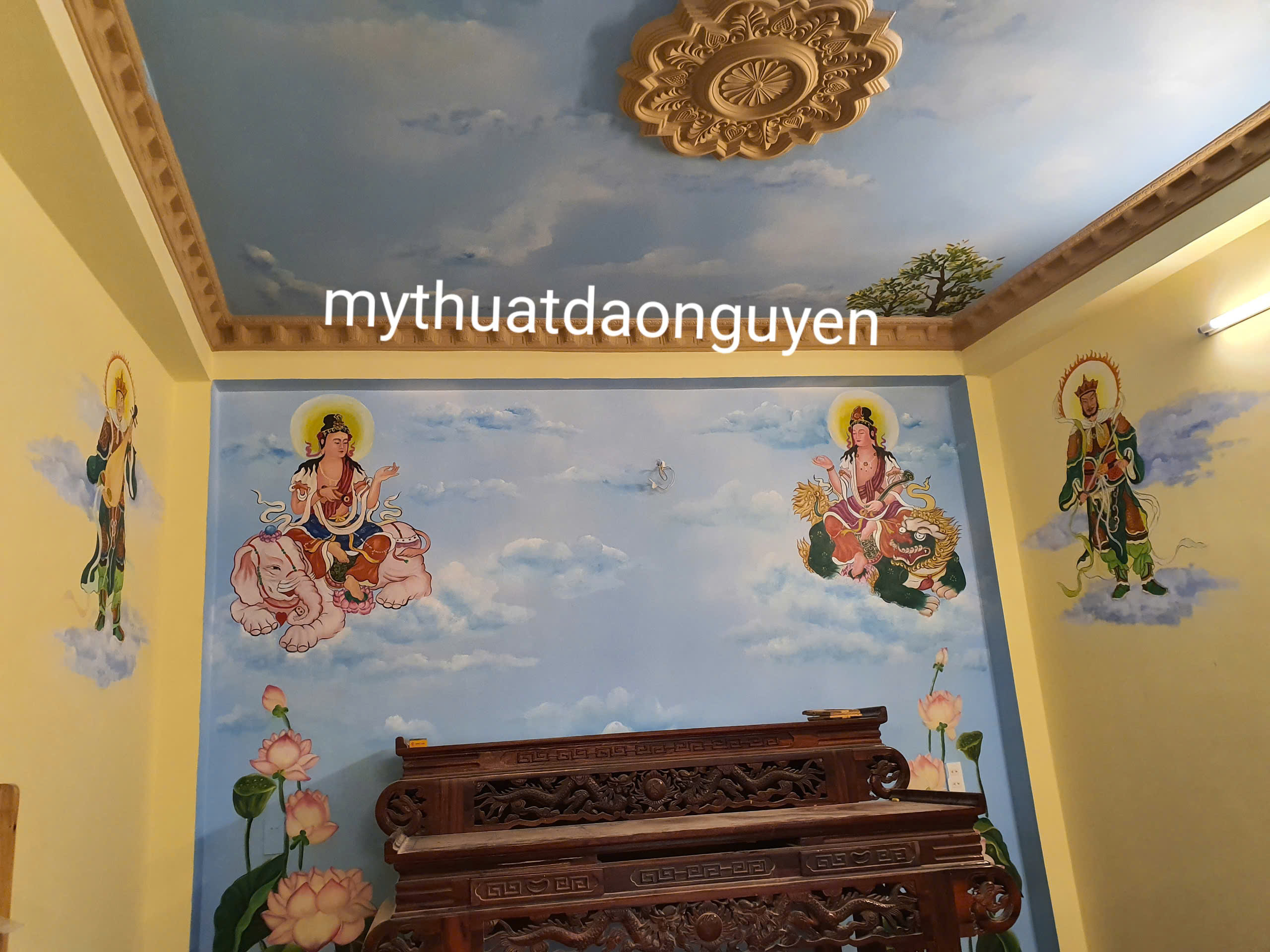Vẽ tranh chánh điện