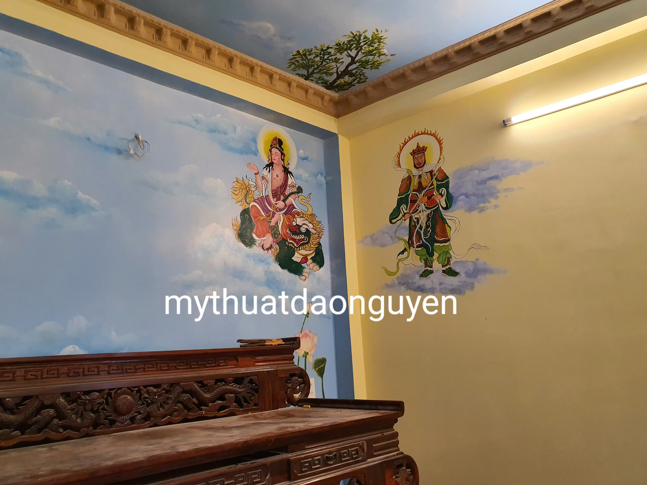 Vẽ tranh chánh điện