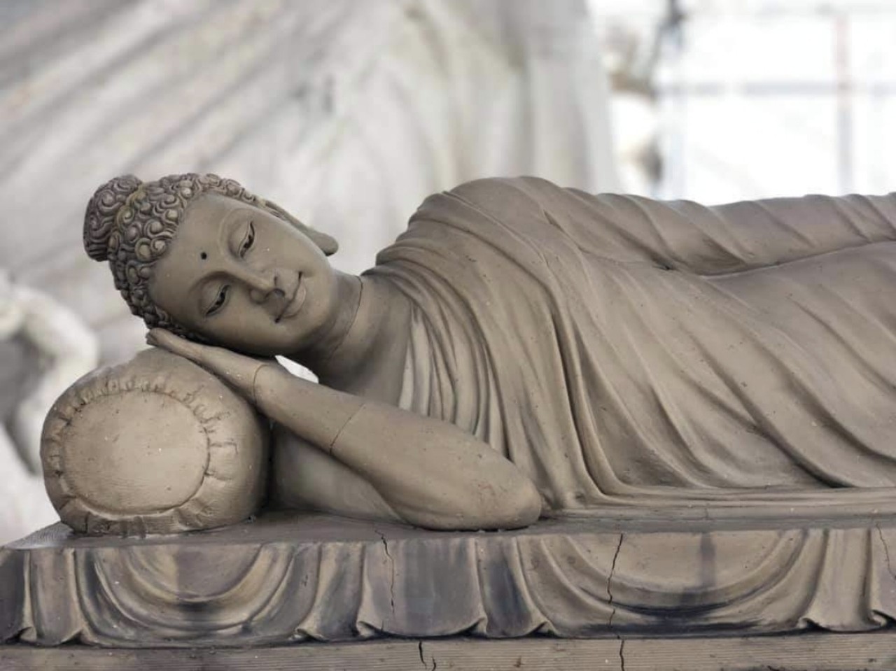 điêu khắc tượng Phật xi măng tphcm