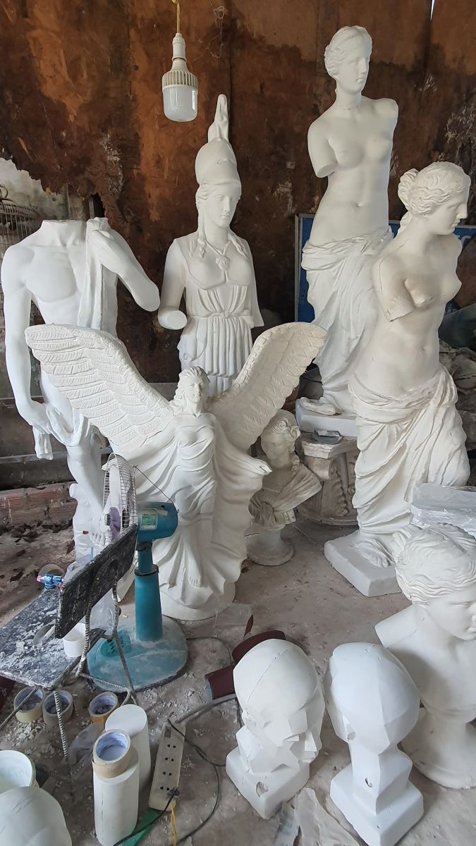 xưởng điêu khắc tượng trang trí