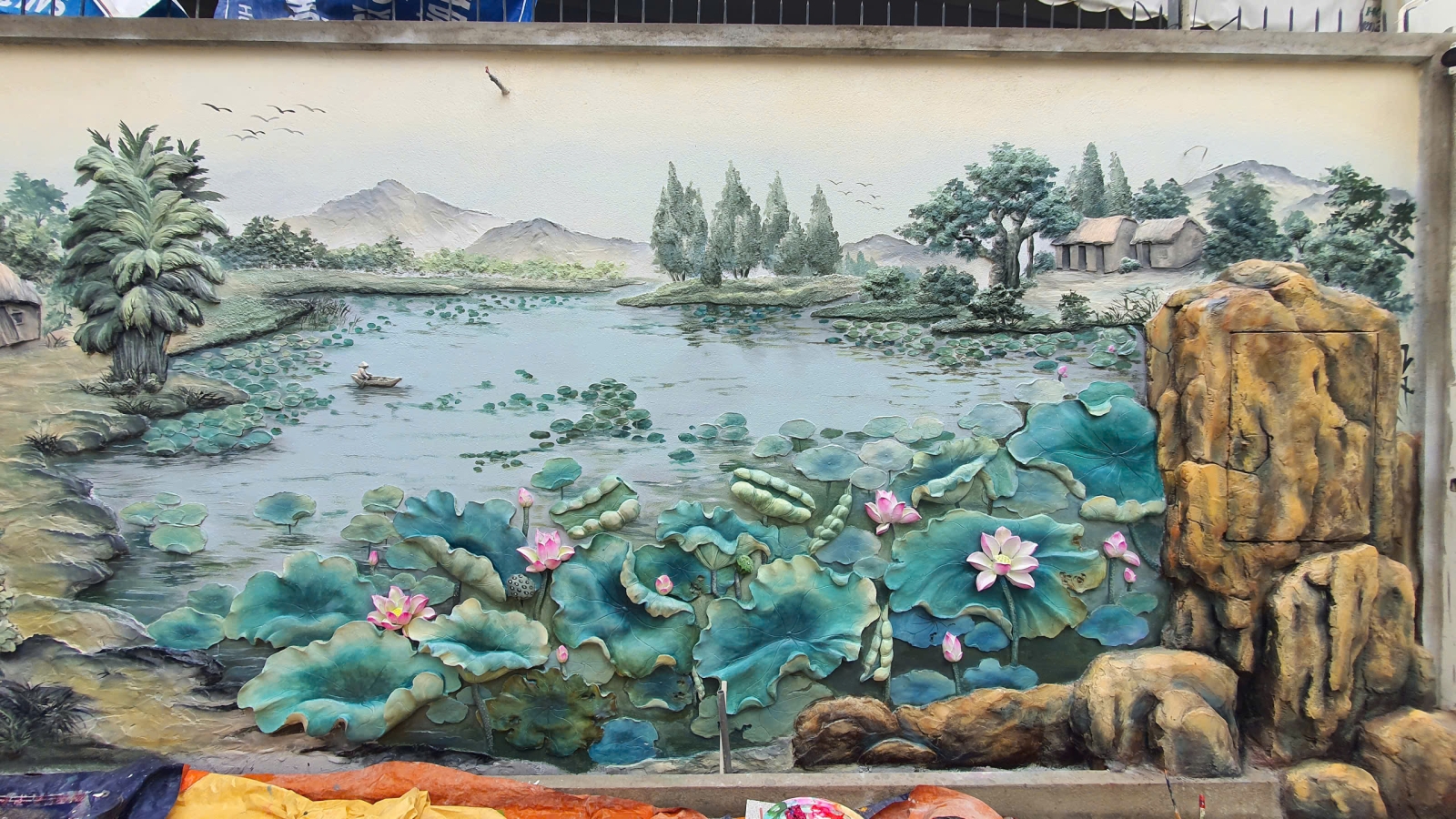 Nên chọn tranh phù điêu chủ đề gì cho phòng khách?